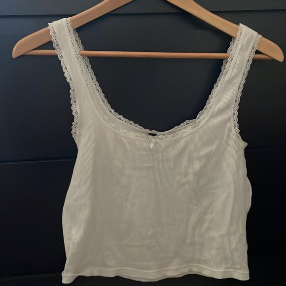 White lace tank top - Picture 1 of 2